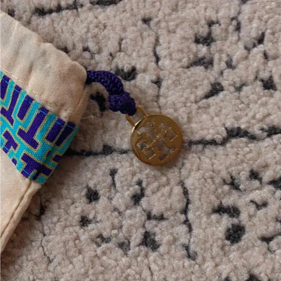 Tory Burch draw string bag for purses - Picture 3 of 3